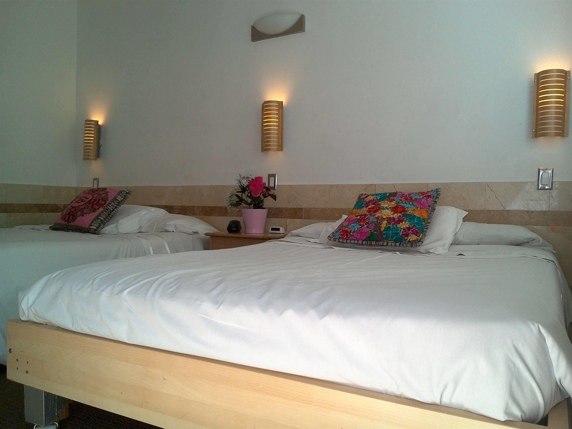El Rancho 3*